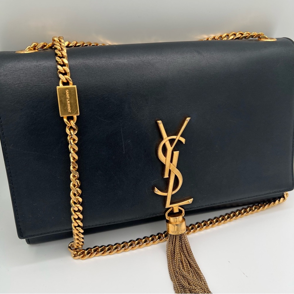 YSL Yves Saint Laurent black and gold hardware shoulder bag ❤️